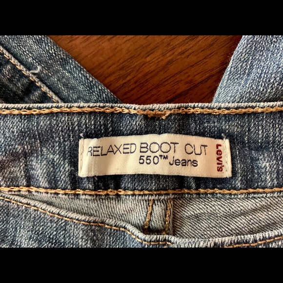 Levi’s Relaxed Bootcut 550 Jeans - Picture 4 of 6